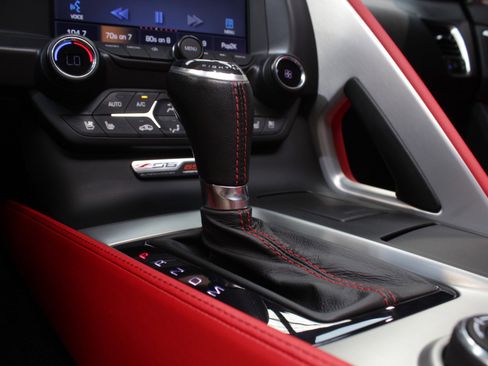 Used 2015 Chevrolet Corvette Z06 w/ Z07 Performance Package RWD image 67