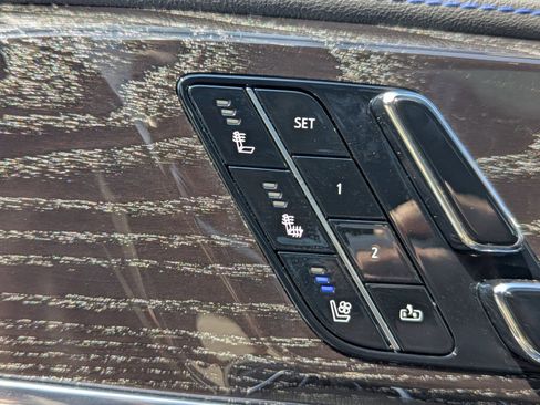 New 2025 Cadillac Escalade IQ Luxury 1 w/ Smart Trailering package image 28