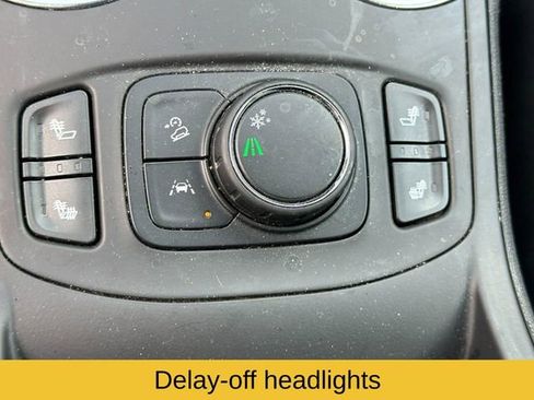 Used 2023 GMC Terrain SLT image 26