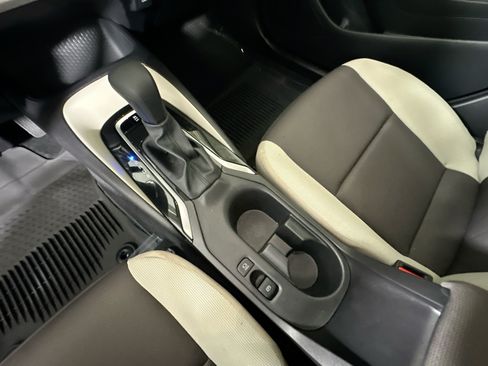 Used 2025 Toyota Corolla LE FWD image 21