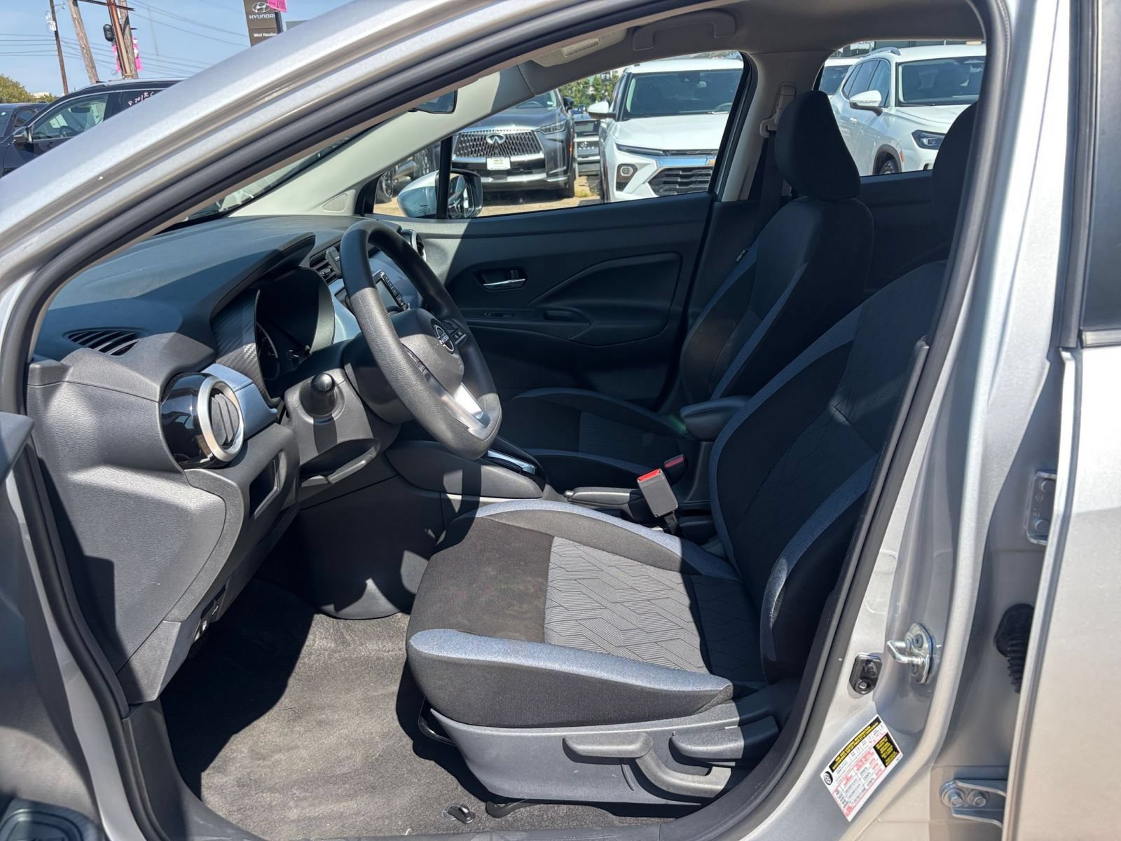 Used 2025 Nissan Versa SV FWD image 24
