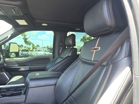 Used 2023 Ford F350 4x4 Crew Cab Super Duty image 9