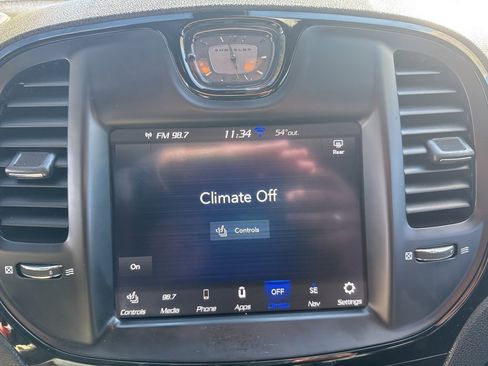 Used 2021 Chrysler 300 S image 40