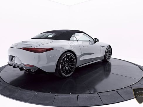 Used 2025 Mercedes-Benz SL 43 AMG w/ Driver Assistance Package image 17