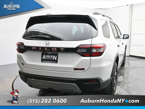 New 2026 Honda Pilot TrailSport image 4