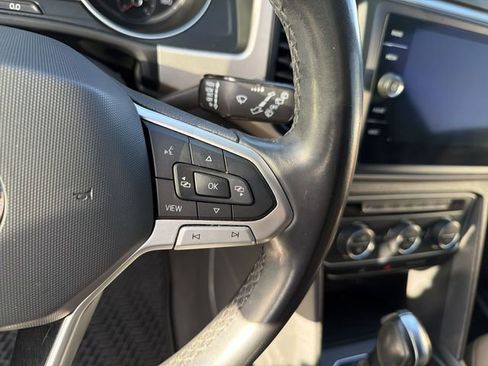 Used 2020 Volkswagen Atlas Cross Sport SE w/ Panoramic Sunroof Package image 18