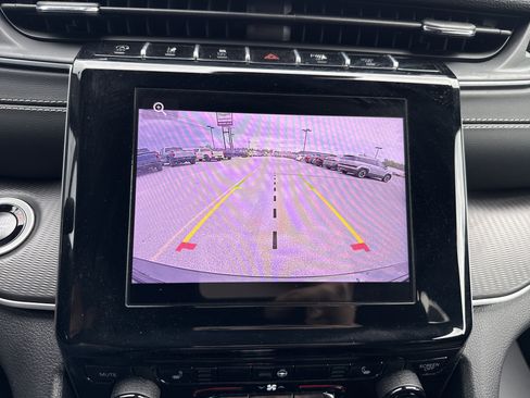 Used 2025 Jeep Grand Cherokee Altitude AWD/4WD image 30