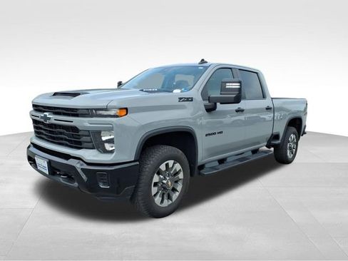 Used 2024 Chevrolet Silverado 2500 Custom w/ Custom Value Package AWD/4WD image 2