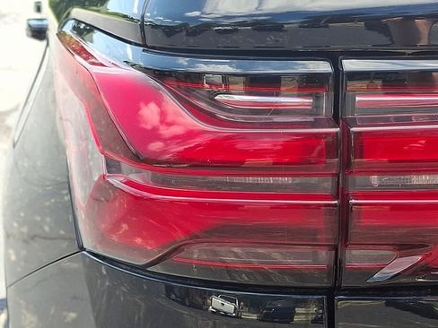 Used 2023 Chevrolet Traverse RS AWD/4WD image 10