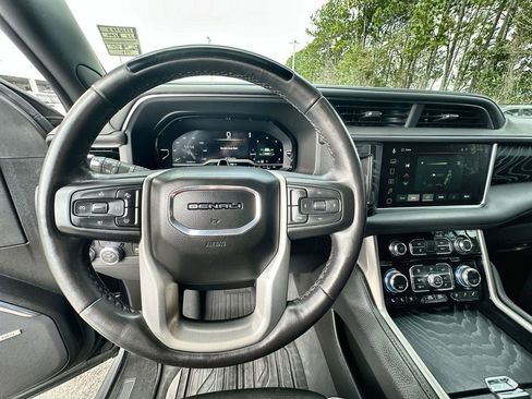 Certified 2023 GMC Yukon XL Denali w/ Denali Reserve Package image 11