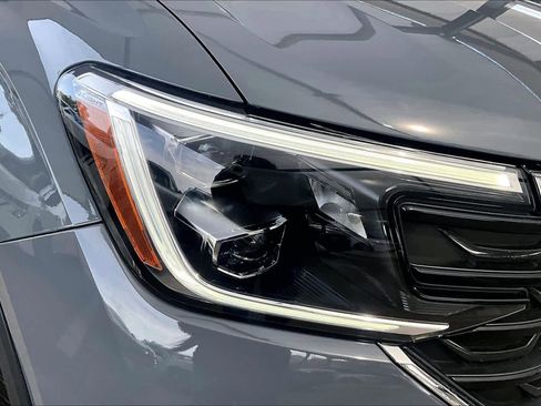 Used 2024 Volkswagen Atlas Cross Sport SEL R-Line image 27