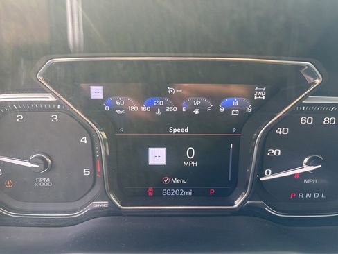 Used 2023 GMC Sierra 3500 Denali w/ Denali Black Diamond Edition image 23