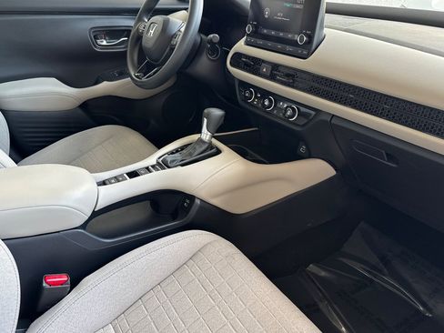 Certified 2024 Honda HR-V LX image 33