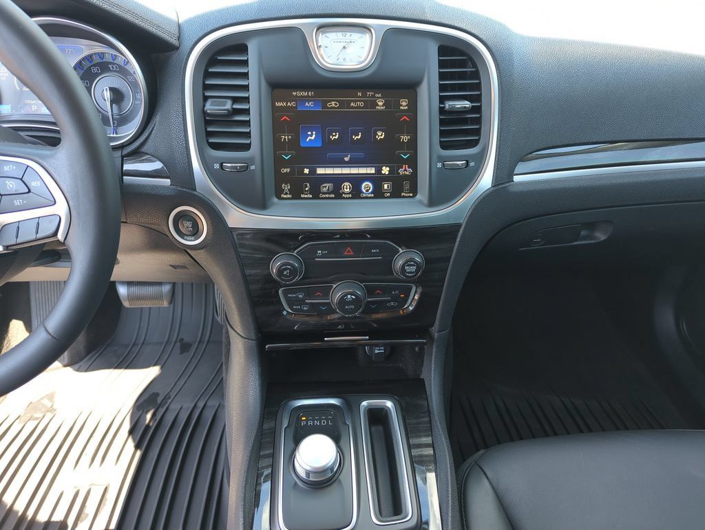 Used 2015 Chrysler 300 Limited RWD image 24