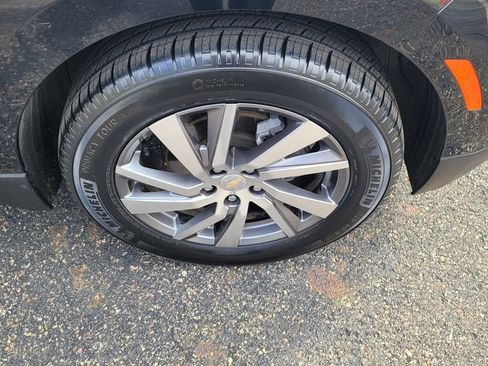 Used 2024 Chevrolet Equinox LT w/ LPO, Floor Liner Package image 15