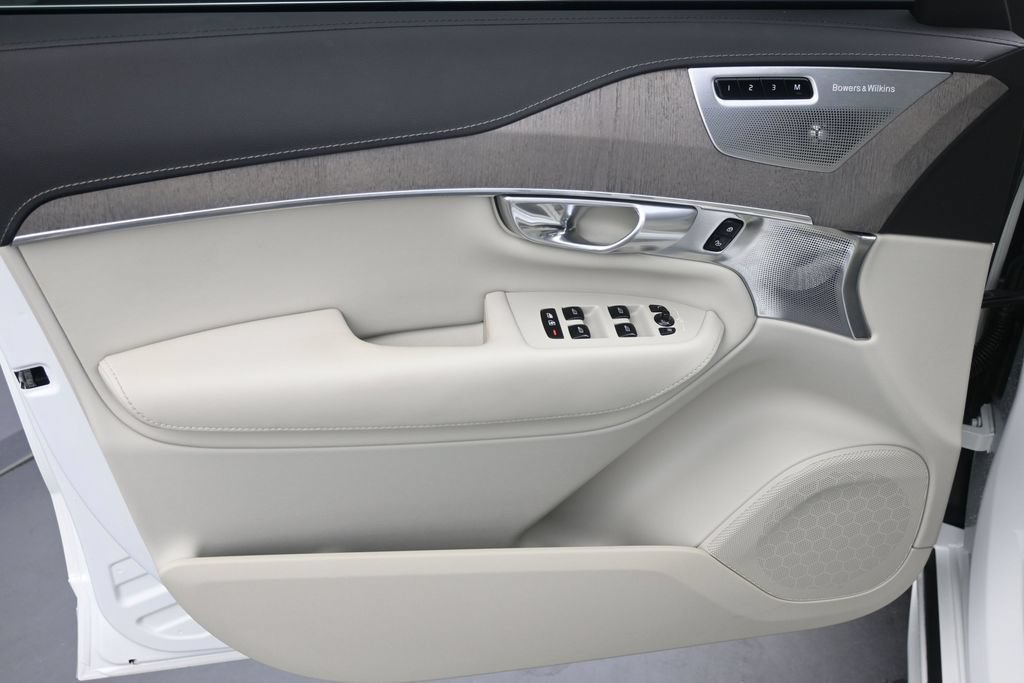 Certified 2024 Volvo XC90 B6 Ultimate w/ Lounge Package AWD/4WD image 5