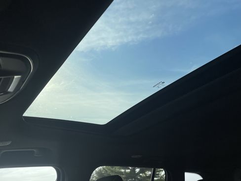 Used 2025 Jeep Grand Cherokee Laredo X image 21