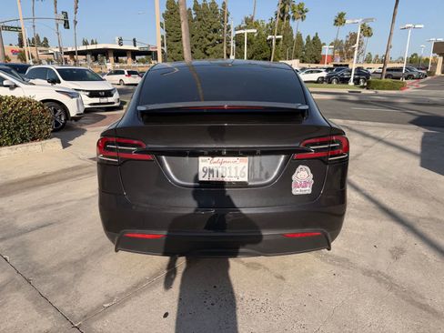 Used 2024 Tesla Model X image 4