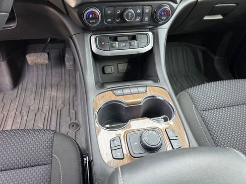 Used 2023 GMC Acadia SLE w/ Driver Convenience Package image 23