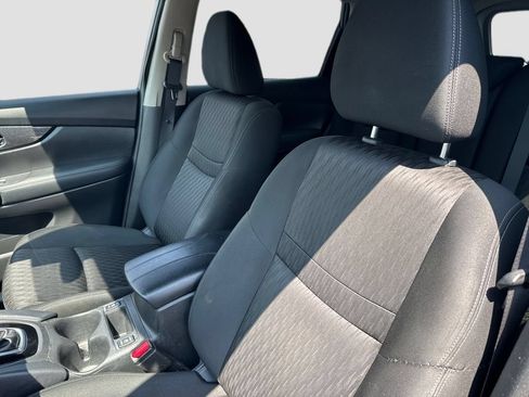 Used 2019 Nissan Rogue SV AWD/4WD image 9