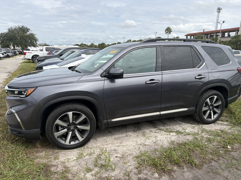 Used 2025 Honda Pilot Elite image 10