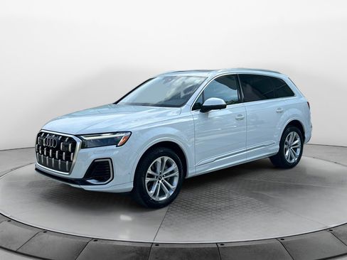 Certified 2025 Audi Q7 2.0T Premium image 3