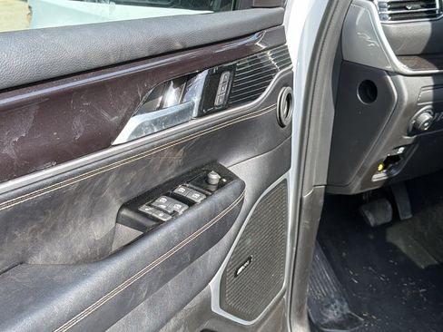 Used 2024 Jeep Wagoneer 4WD w/ Premium Group I image 15