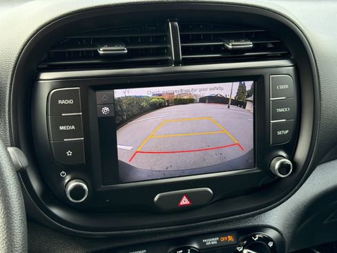 Used 2022 Kia Soul LX w/ Technology Package image 28