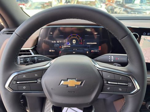 New 2026 Chevrolet Suburban High Country image 24