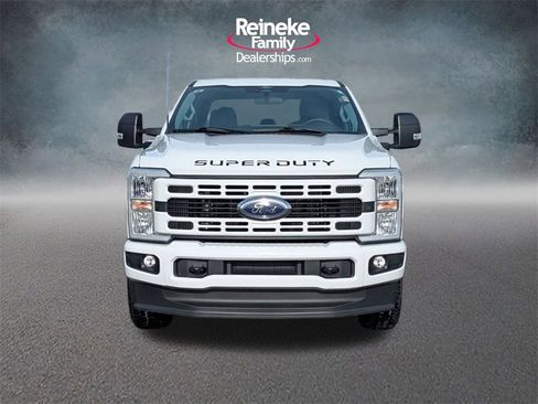 Used 2024 Ford F250 XLT image 2