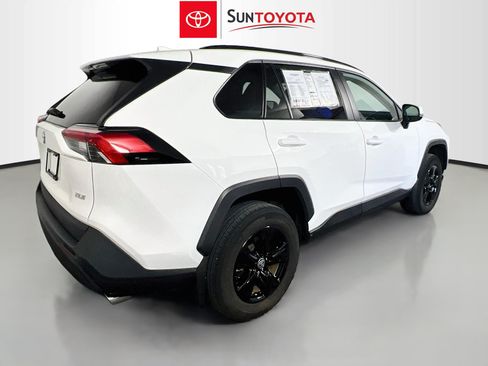 Used 2024 Toyota RAV4 XLE w/ Convenience Package FWD image 4