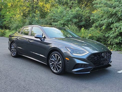 Used 2022 Hyundai Sonata Limited image 3