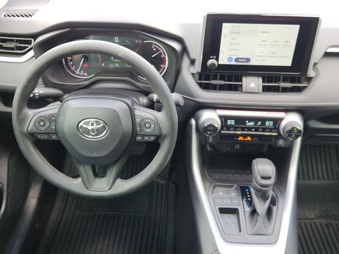 Used 2024 Toyota RAV4 XLE FWD image 30