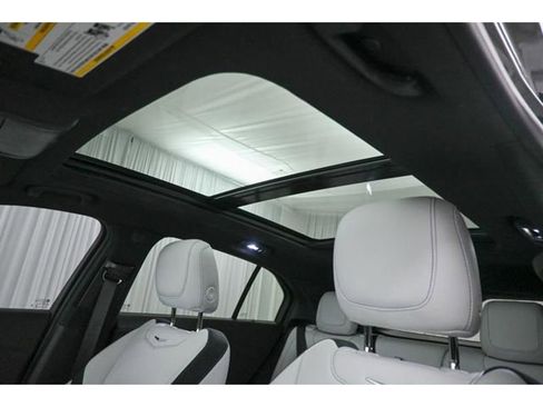 Used 2024 Cadillac XT4 Sport image 10