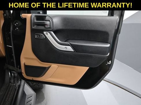 Used 2013 Jeep Wrangler Unlimited Rubicon w/ Connectivity Group AWD/4WD image 47
