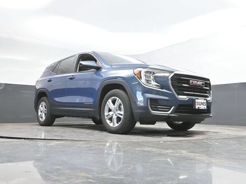 Used 2024 GMC Terrain SLE AWD/4WD image 47