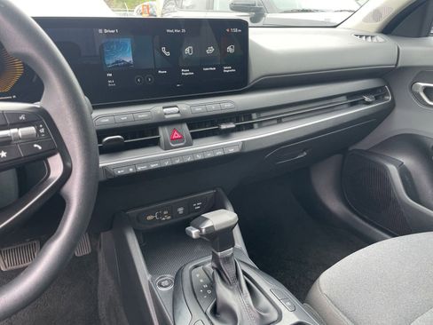 Used 2025 Kia K4 LXS image 17