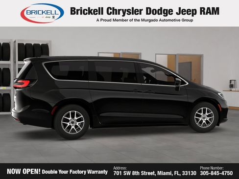 New 2026 Chrysler Pacifica Select image 4