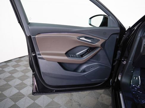 Certified 2025 Audi Q6 e-tron Premium w/ Convenience Package image 23