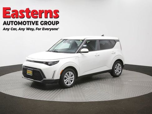 Used 2023 Kia Soul LX FWD image 55