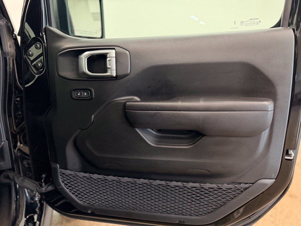 Used 2024 Jeep Wrangler Unlimited AWD/4WD image 18