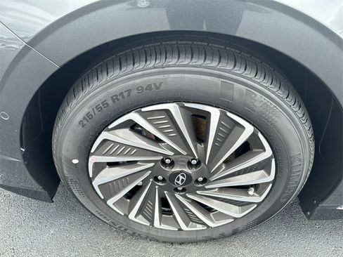 New 2025 Hyundai Sonata Limited image 10