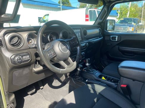 Used 2022 Jeep Gladiator Sport AWD/4WD image 14