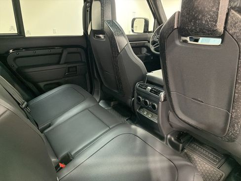 New 2026 Land Rover Defender 110 image 27