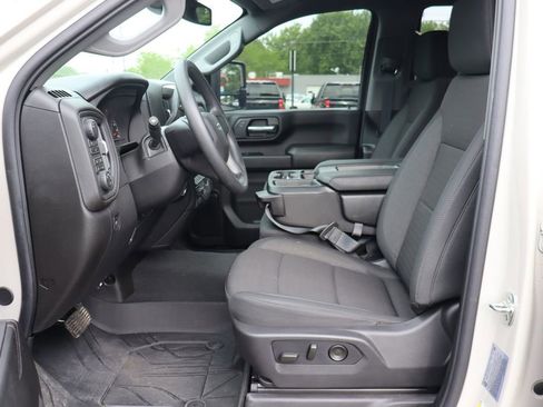 Used 2026 Chevrolet Silverado 2500 Custom w/ Custom Value Package AWD/4WD image 4