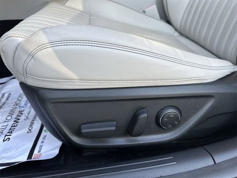 Used 2022 Genesis G70 2.0T w/ Prestige Package image 4