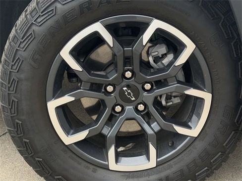 New 2026 Chevrolet Equinox ACTIV w/ Convenience Package III image 10