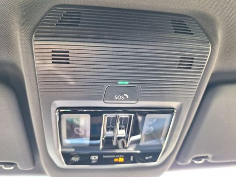 Used 2026 Volkswagen Atlas Cross Sport SE FWD image 19