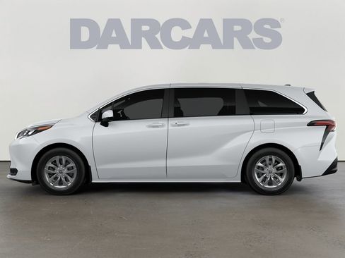 New 2026 Toyota Sienna LE image 11