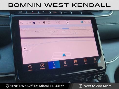 Used 2025 Jeep Grand Cherokee Limited w/ Black Appearance Package image 19